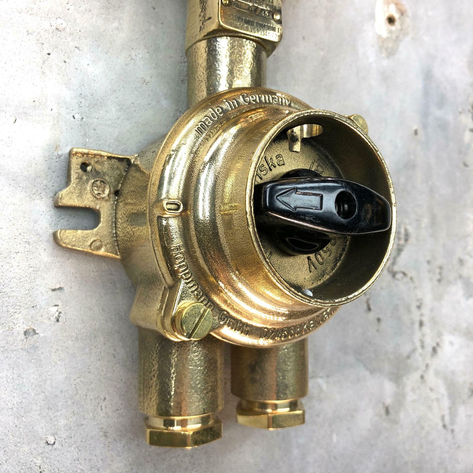 photo vinterior 1970s German Cast Brass Explosion Proof Wall Light Glass Shade And Roundabout Switch