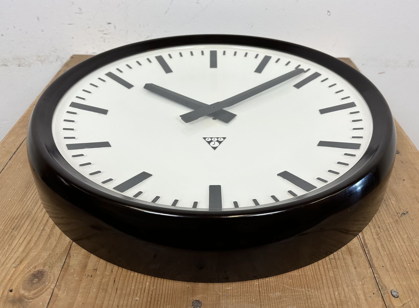 Large Industrial Bakelite Factory Wall Clock From Pragotron, 1960s photo vintage