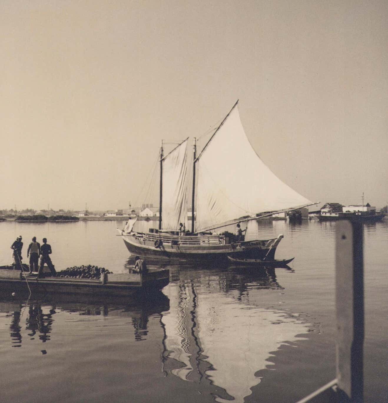 Hanna Seidel Colombia, Boat, Black And White Photograph, 1960s, 24.8 X 24.4 Cm Circa 1960s photo furniture