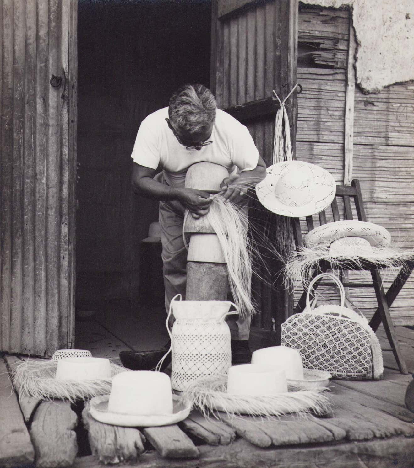 Hanna Seidel Ecuador, Craftsmanship, Black And White Photograph, 1960s Circa 1960s