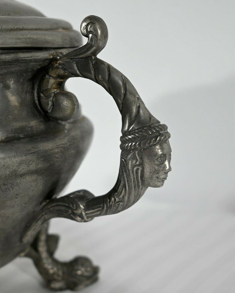photo furniture Tureen And Tray In Fine Pewter Stamped L. Houzeaux Early 20th Century