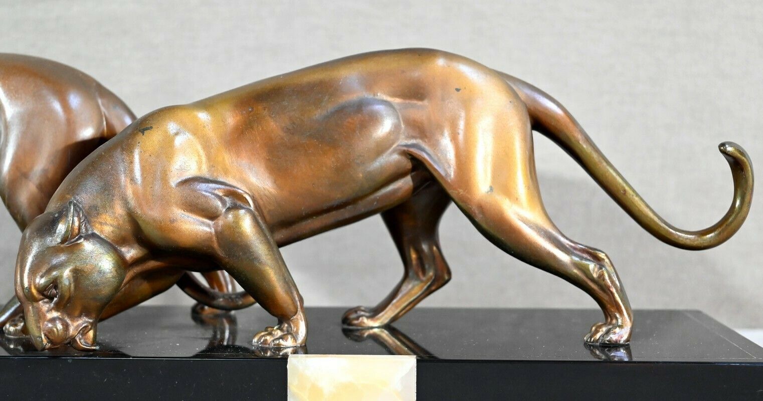 photo for sale Group Of Lionesses In Spelter, Art Deco – 1940
