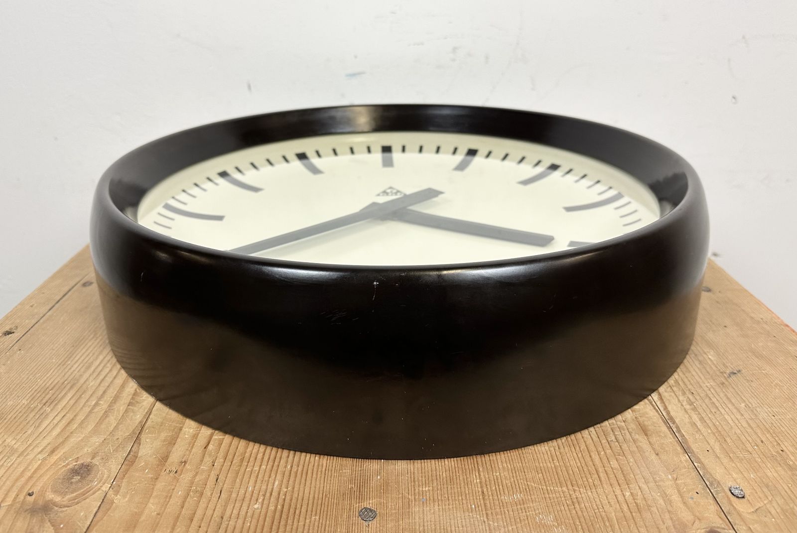 Large Industrial Bakelite Factory Wall Clock From Pragotron, 1960s photo vinterior