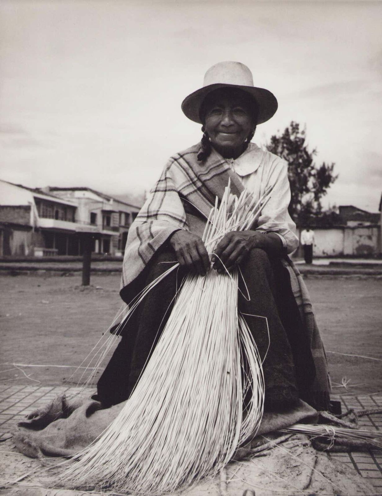 Hanna Seidel Ecuador, Saleswoman, Woman, Black And White Photograph, 1960s, 29.8 X 23.2 Cm Circa 1960s