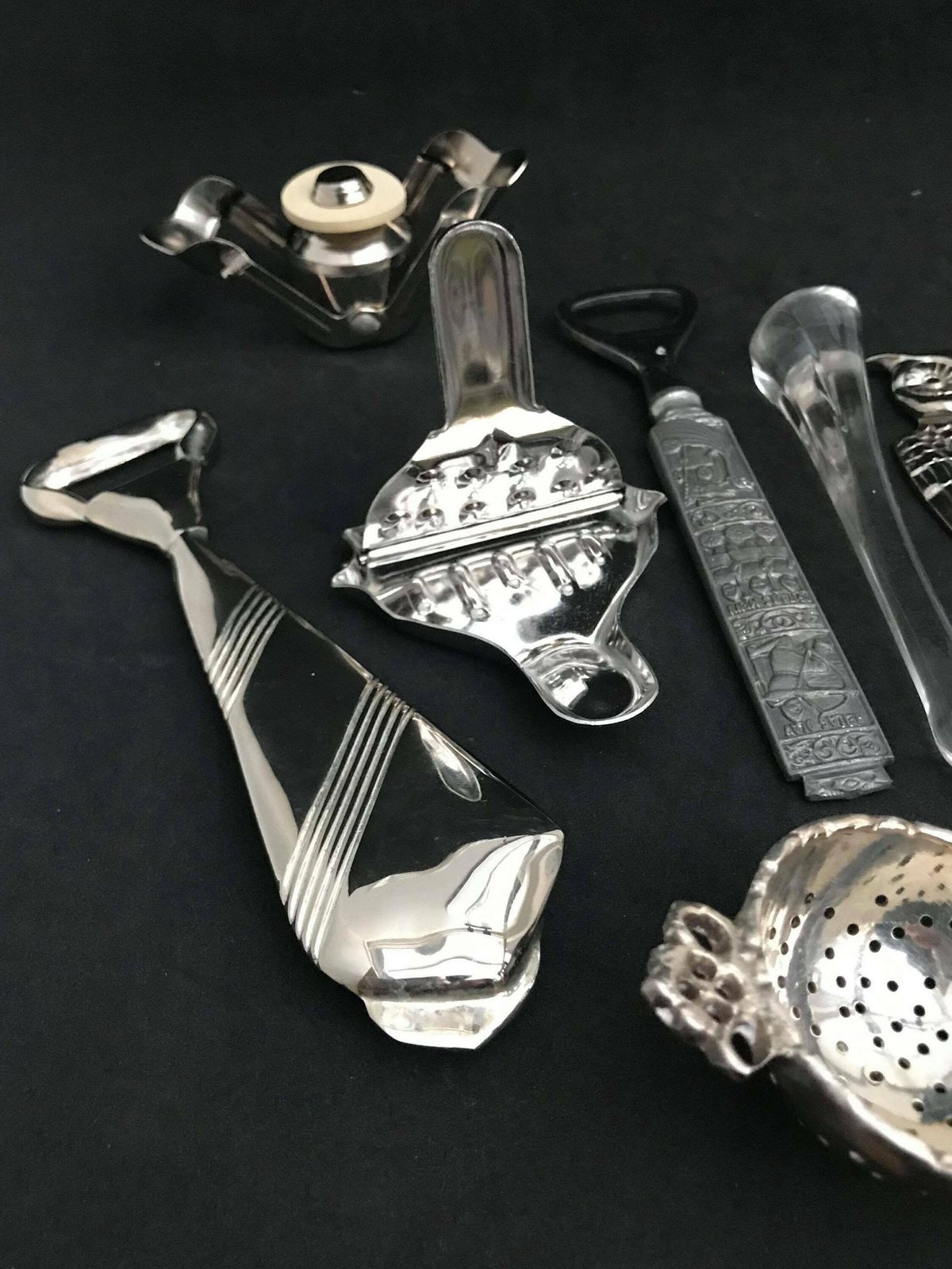 photo furniture Bar Accessories Set Vintage Bar Tools Champagne Stopper Viking Bottle Opener Owl Beer Opener Lemon Squeezer Cocktail Spoon Stirrer Gift Him