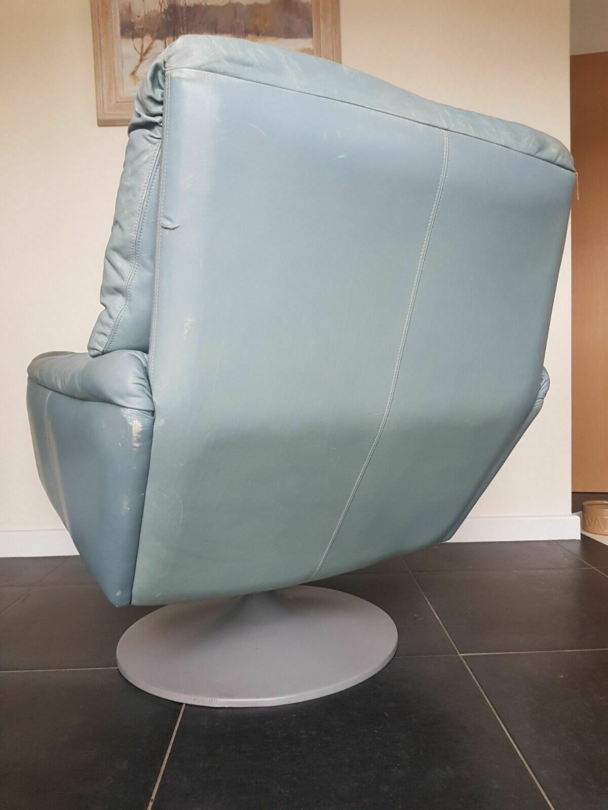 Mid Century Leather Swivel Armchair By Alex Hentoven For Leolux photo vintage