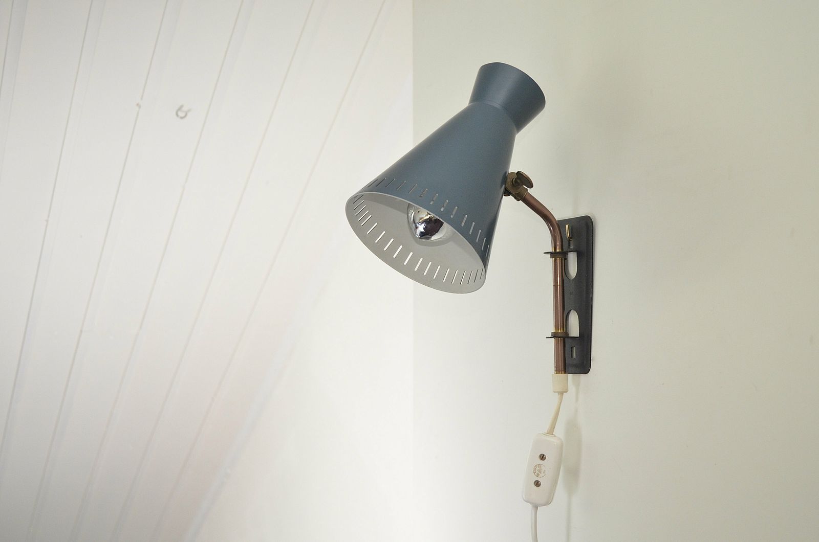 Vintage Scandinavian Modernist Diabolo Metal Wall Lamp By Gnosjö Konstsmide, Sweden 1960s photo vintage