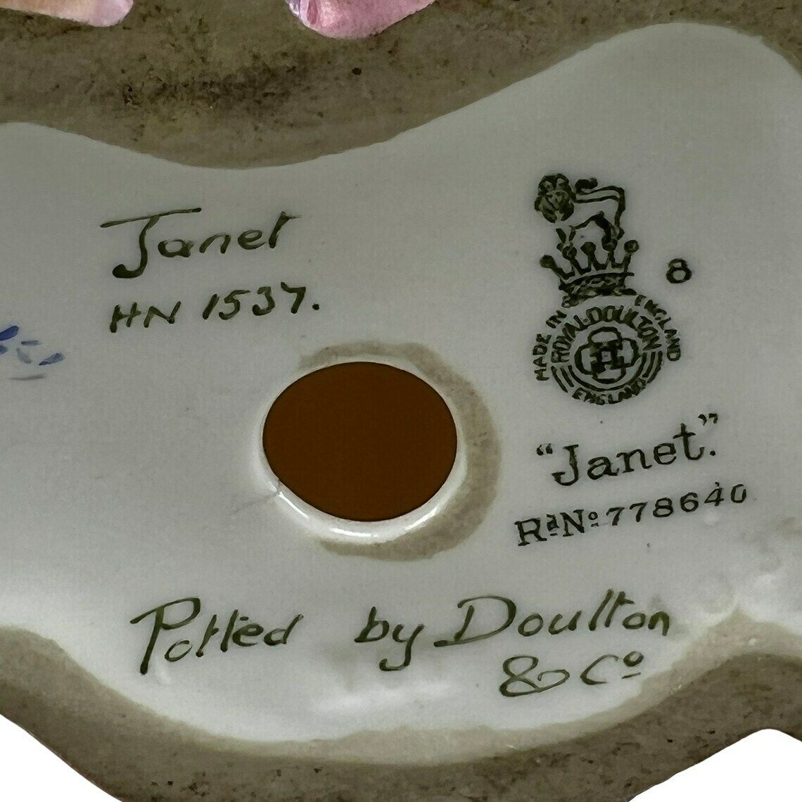 Royal Doulton Janet Figurine   Hn1537   Rd No 778640   Original 1932   Potted By Doulton & Co photo 58.0