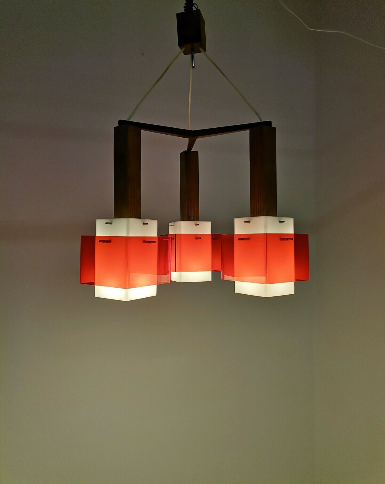 Harvey Guzzini 3 Cube Pendant Light / Midcentury Meblo Yugoslavia / Plexiglas, Wood And Metal Chandelier / Space Age Geometric Hanging Light photo Lighting