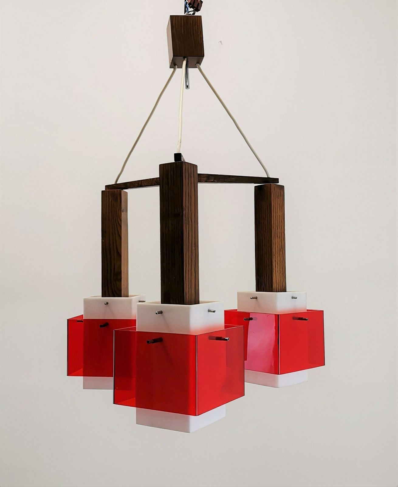 Harvey Guzzini 3 Cube Pendant Light / Midcentury Meblo Yugoslavia / Plexiglas, Wood And Metal Chandelier / Space Age Geometric Hanging Light photo vinterior