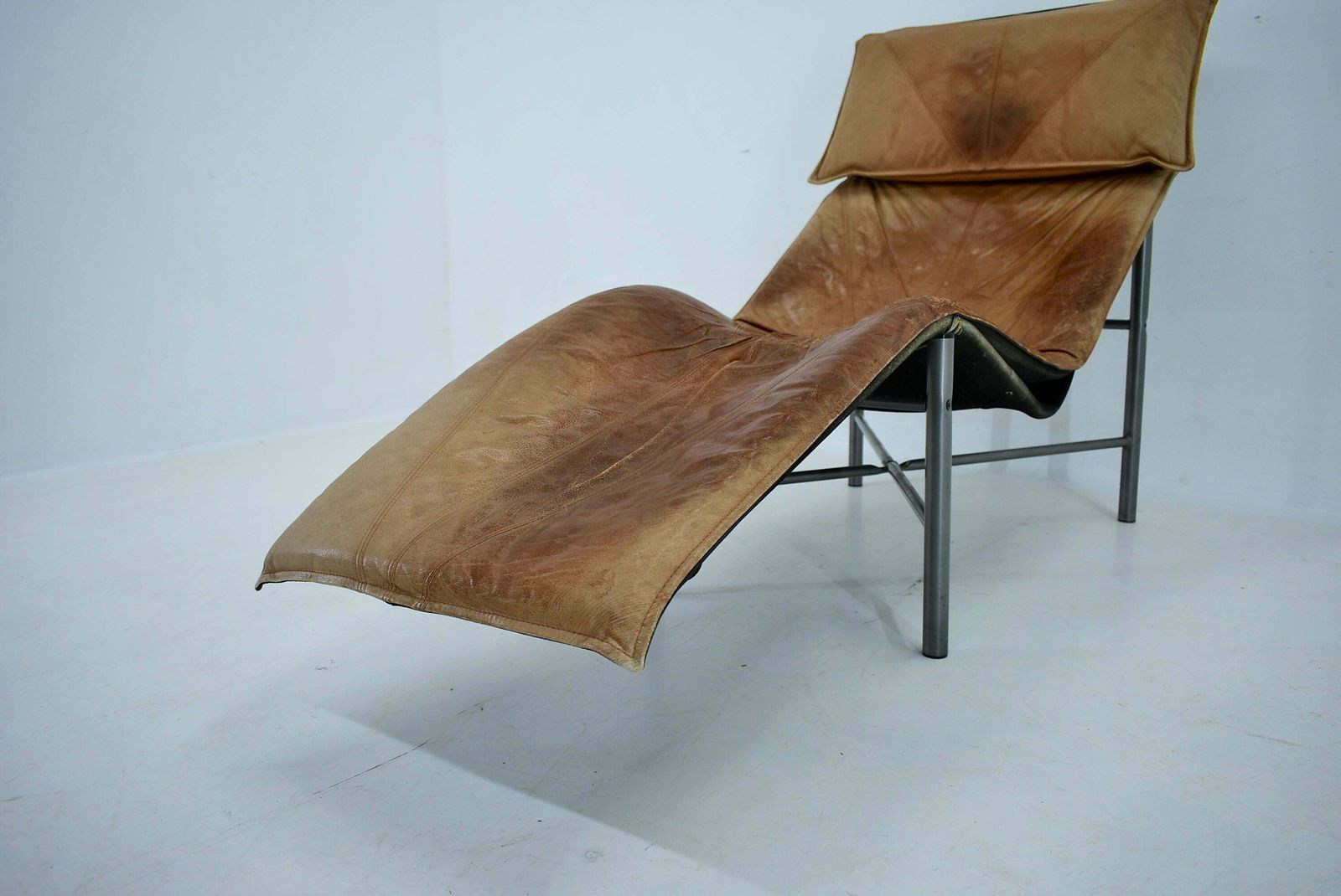 Vintage Cognac Leather Chaise Longue By Tord Bjorklund Sweden, 1970 photo Furniture