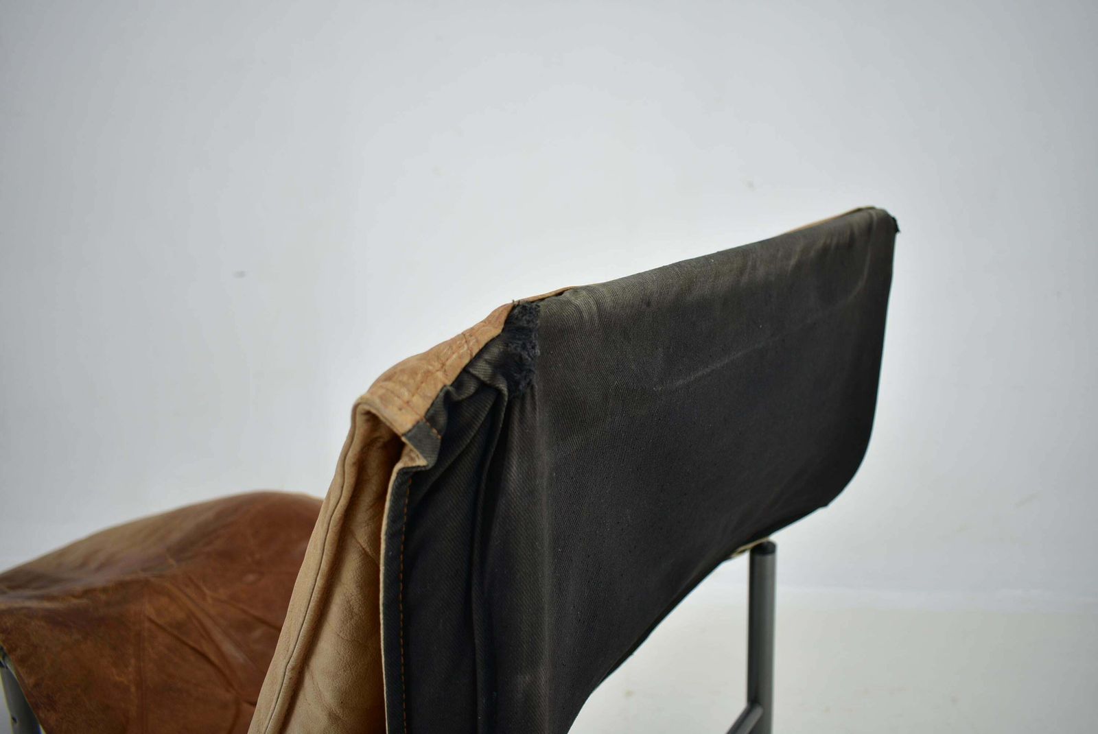photo vintage Vintage Cognac Leather Chaise Longue By Tord Bjorklund Sweden, 1970