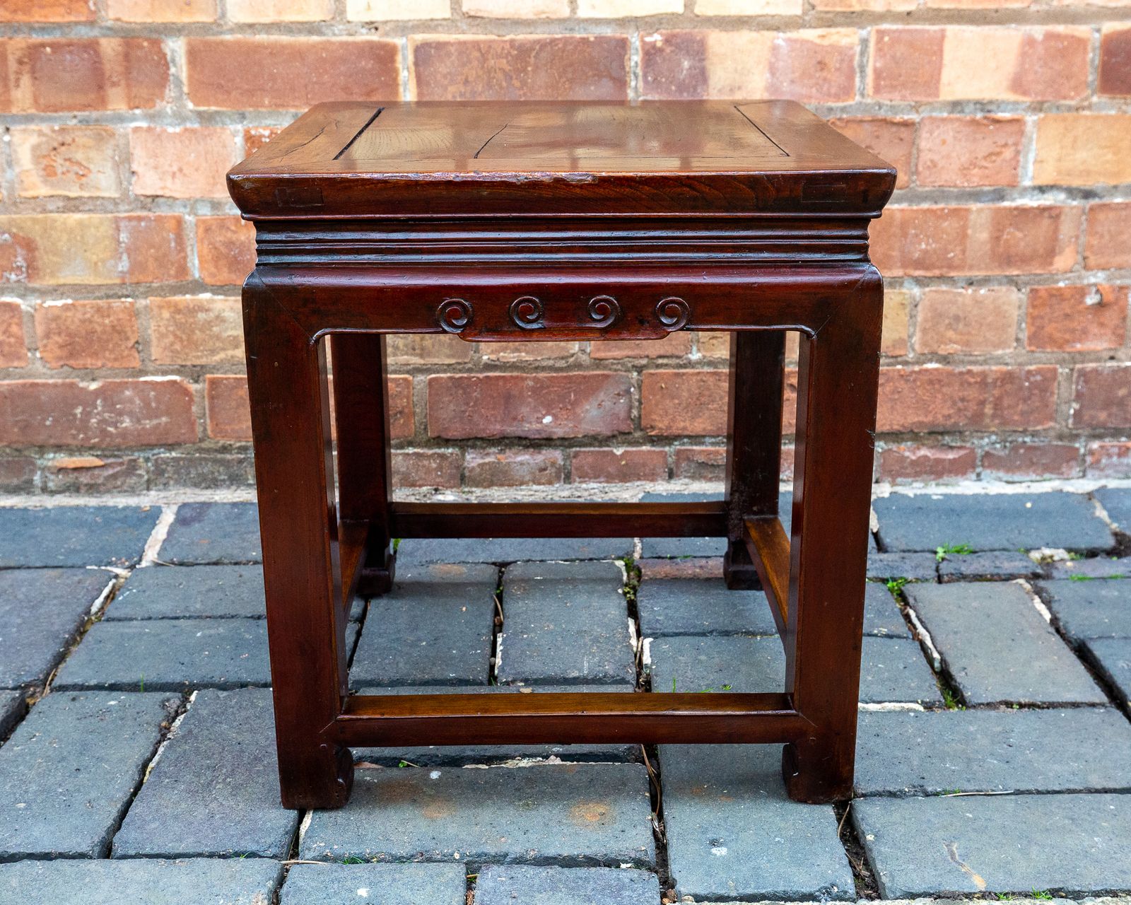 photo furniture Antique Chinese Square Lamp Table Red Elm Shanxi Province 1900 Jumu Southern Elm Wood Qing Dynasty