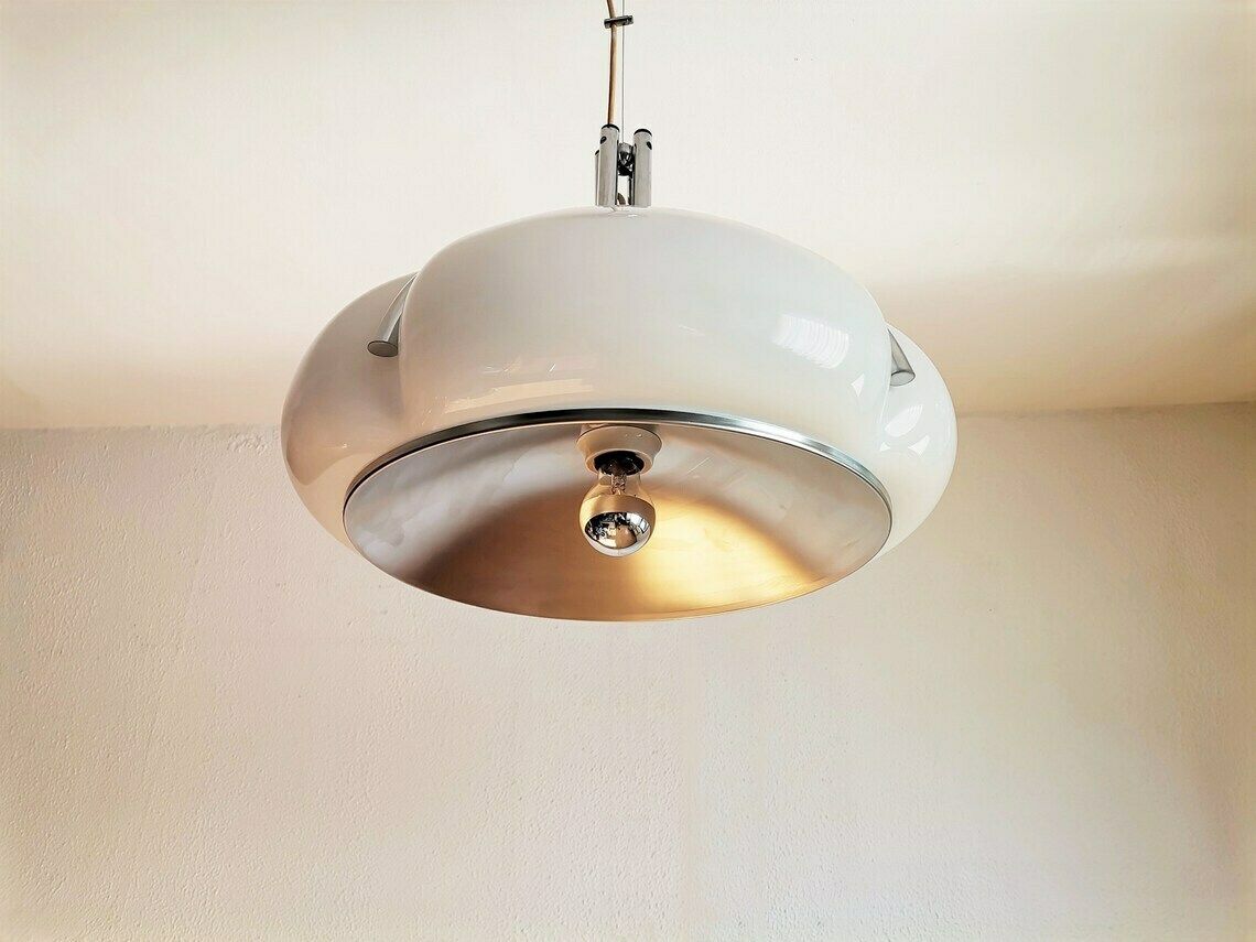 White Quadrifoglio Pendant Light / Harvey Guzzini Design / 1960s 1970s Italy / Space Age Lamp