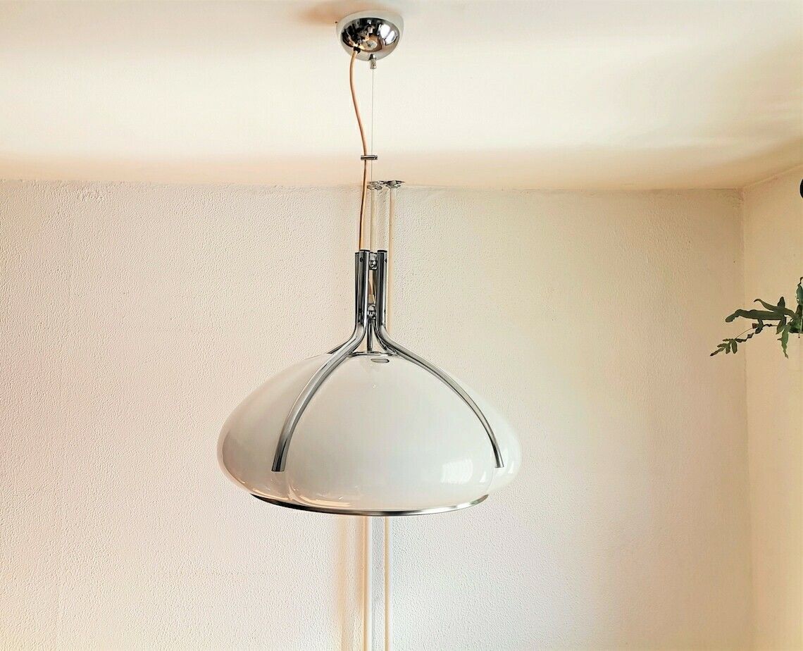 White Quadrifoglio Pendant Light / Harvey Guzzini Design / 1960s 1970s Italy / Space Age Lamp photo furniture