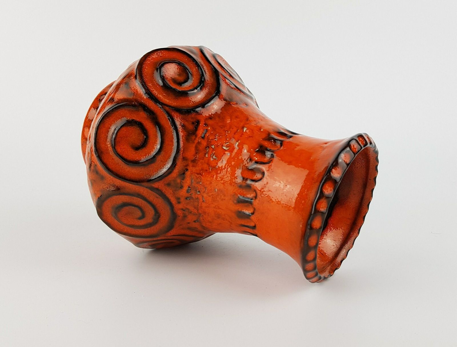 Vintage Jasba Keramik Oranje Vaas Met Wervelpatroon N322 11 16 – West Duits Aardewerk, Jaren 1970, Fat Lava Periode photo Woonaccessoires