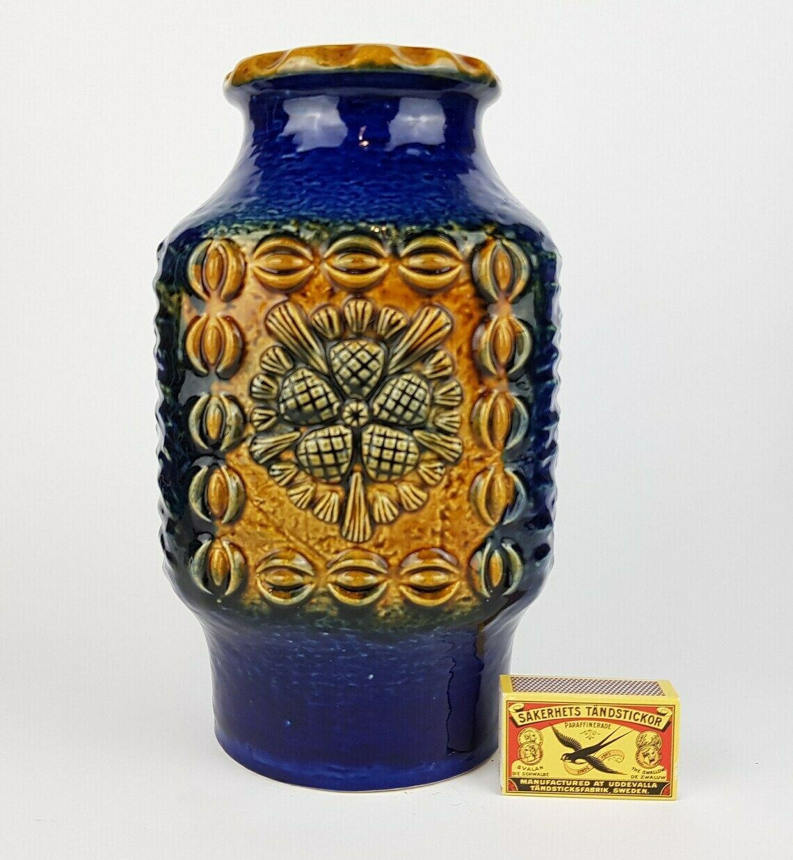 Vintage Dumler Und Breiden Keramik Blue And Ochre Fat Lava Vase Studio Serie 73/25, West German Pottery 1970s photo furniture