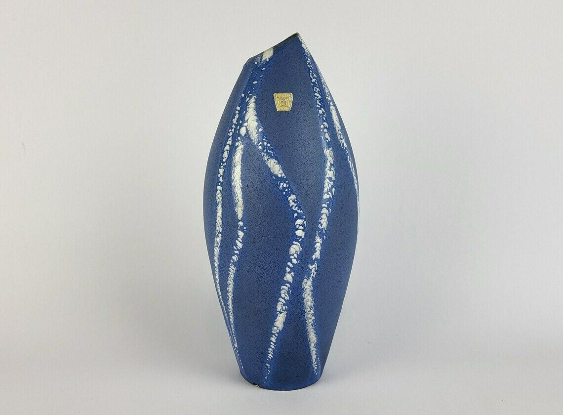 Vintage Schlossberg Keramik Blauw Wit Vaas Met Azuurdecor, West Duits Aardewerk, Ca. Jaren 1950