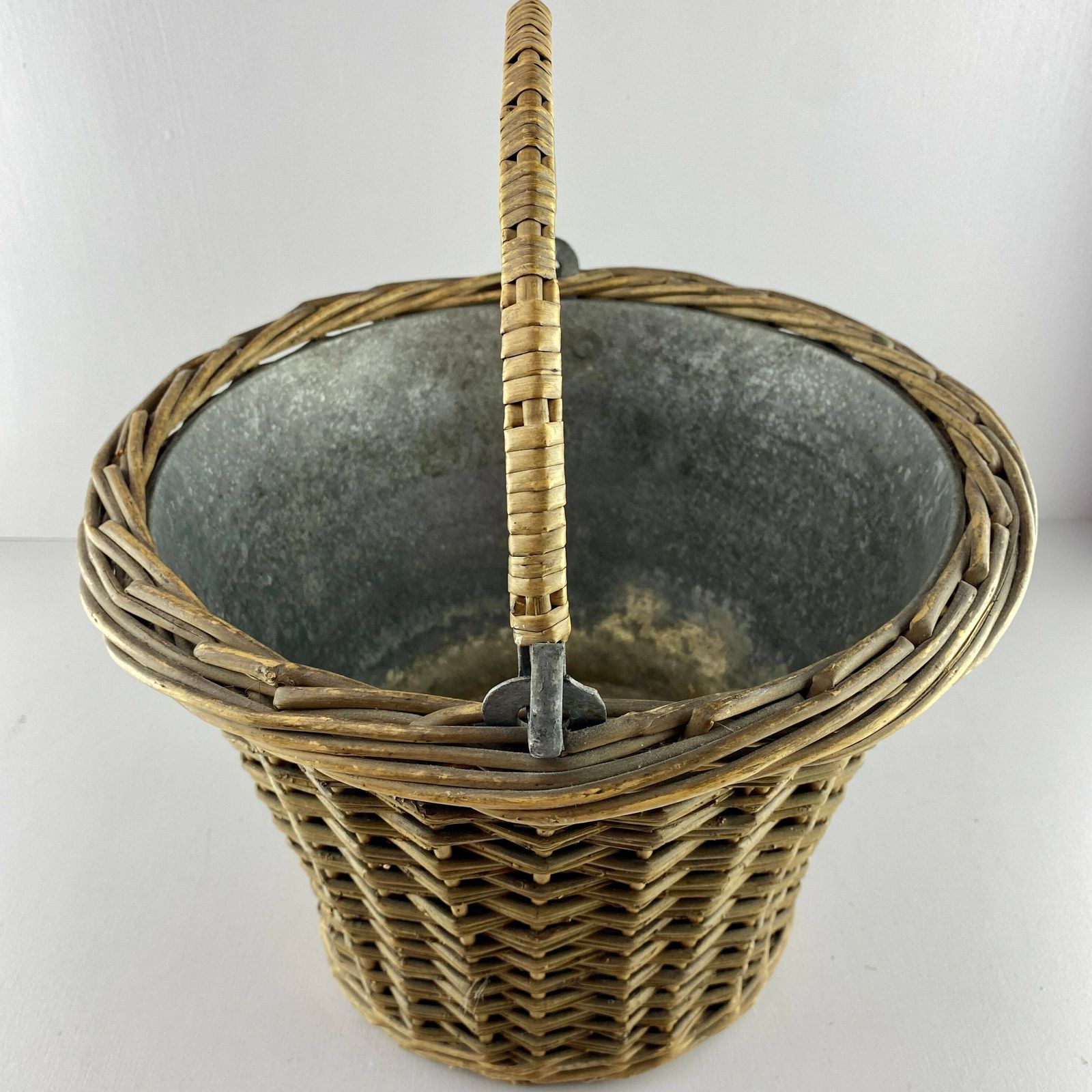 Early 20th Century Zinc Lined Wicker Flower Basket   Florists Basket   Gardenalia photo 135.0