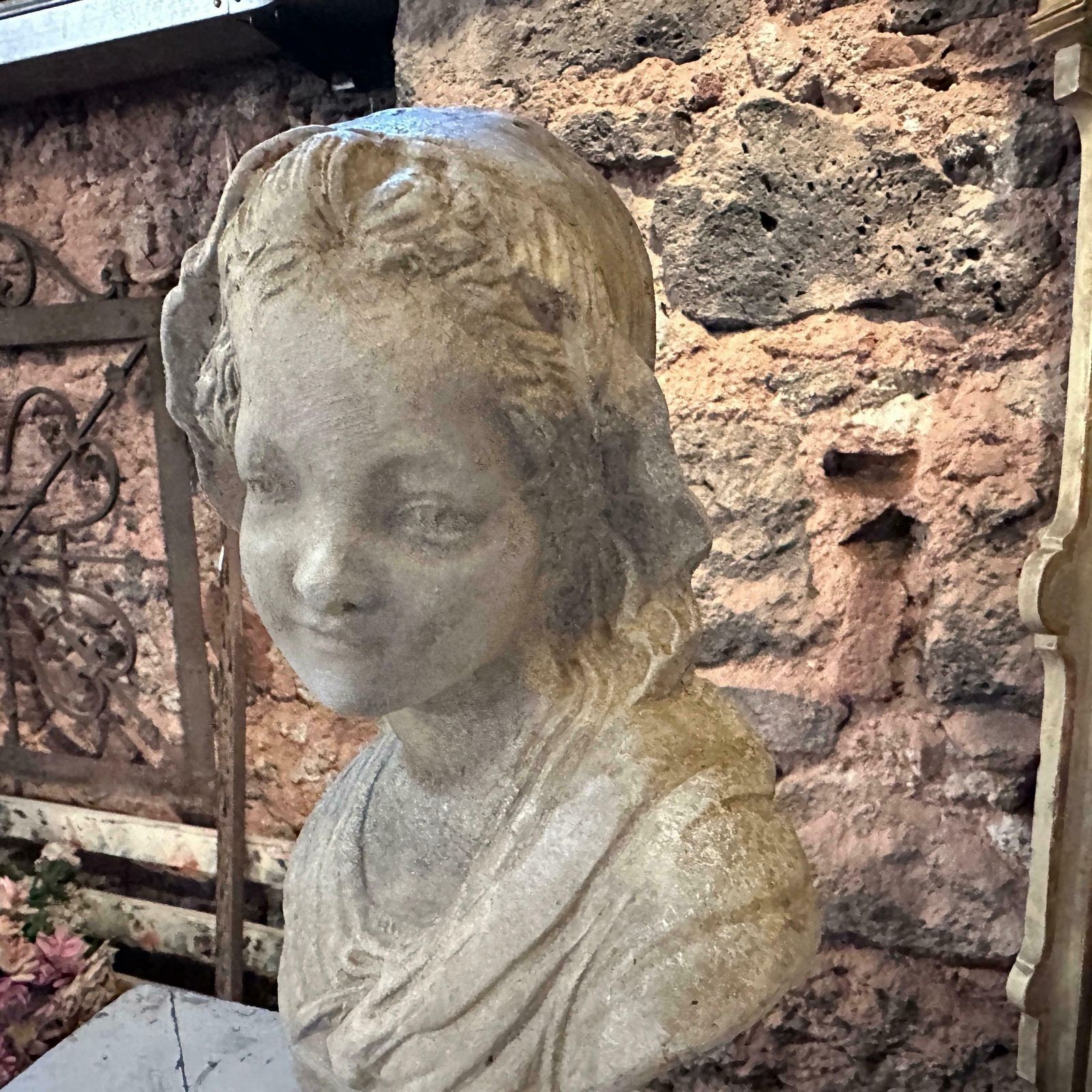 photo vintage 1930s Terracotta Sicilian Sculpture Of A Young Girl