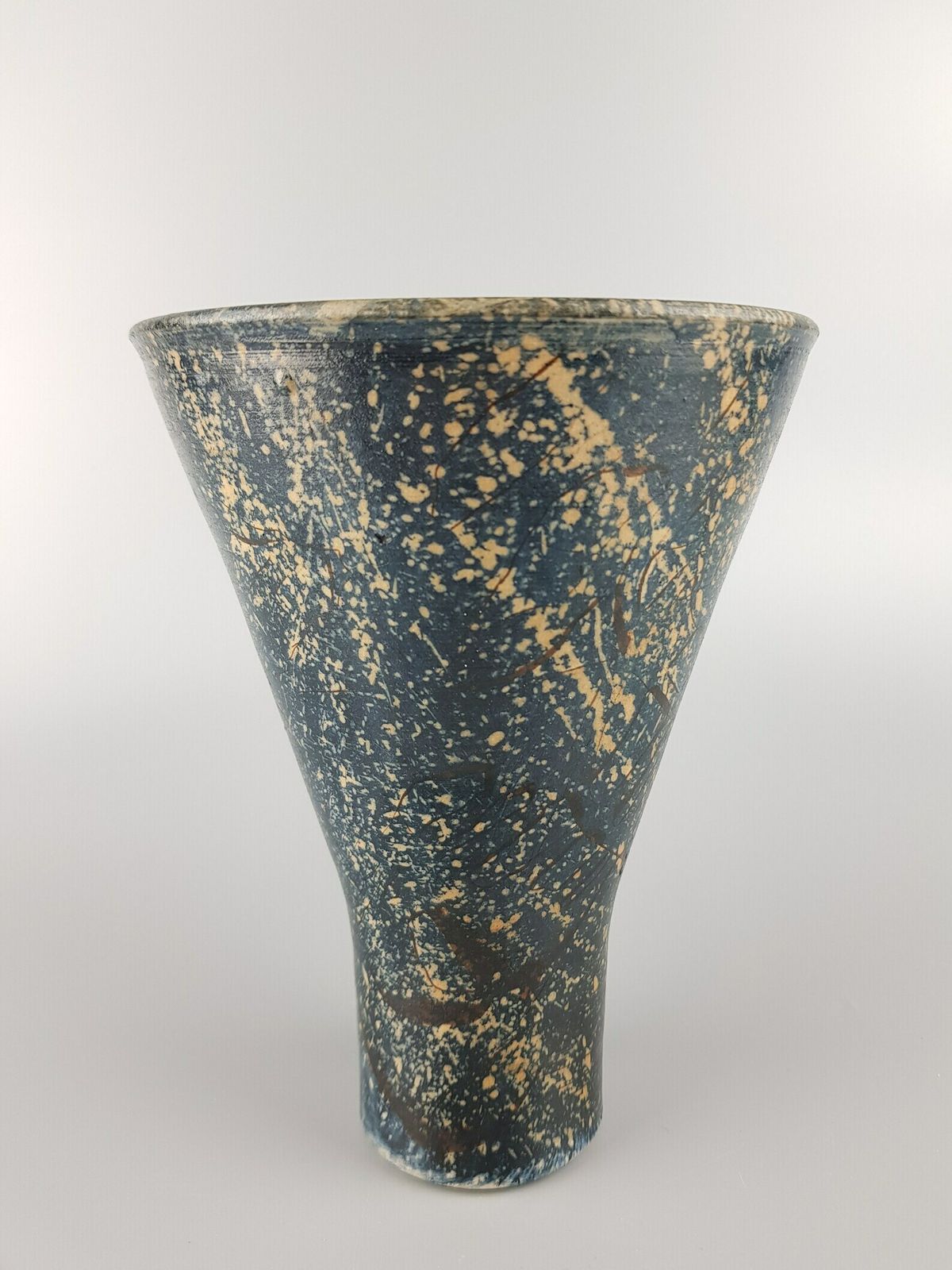 Vintage Gerhard Liebenthron Studio Art Pottery Funnel Shaped Vase West Germany 1978s photo vinterior