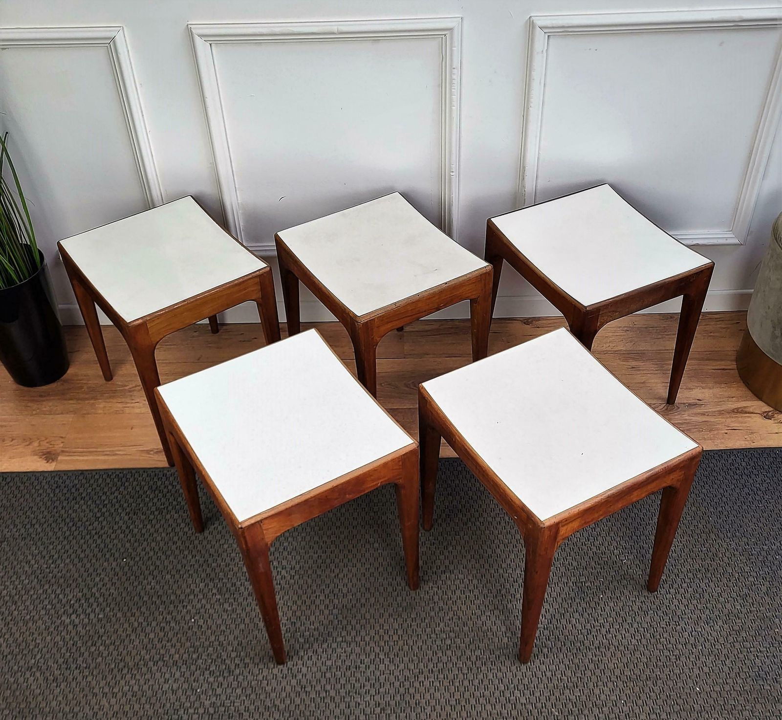 Mid Century Modern Italian White Lacquered Curved Seat Wooden Stool Side Table photo vinterior
