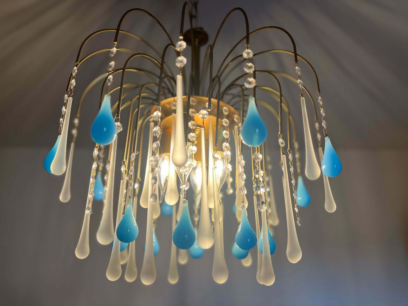 photo vinterior Elegant Italian Chandelier, "South Beach". Murano