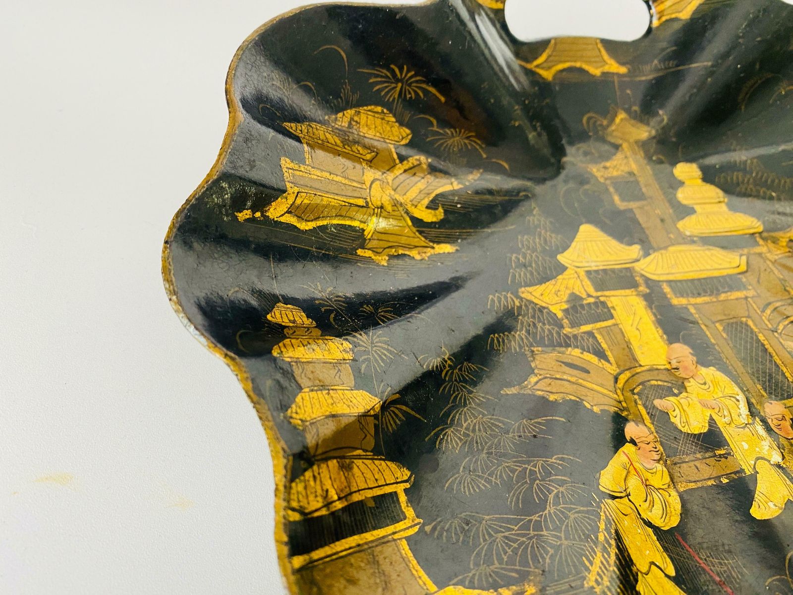 Napoleon III Bow Vide Poche, Chinese Characters, Gold Colour France 19th photo for sale