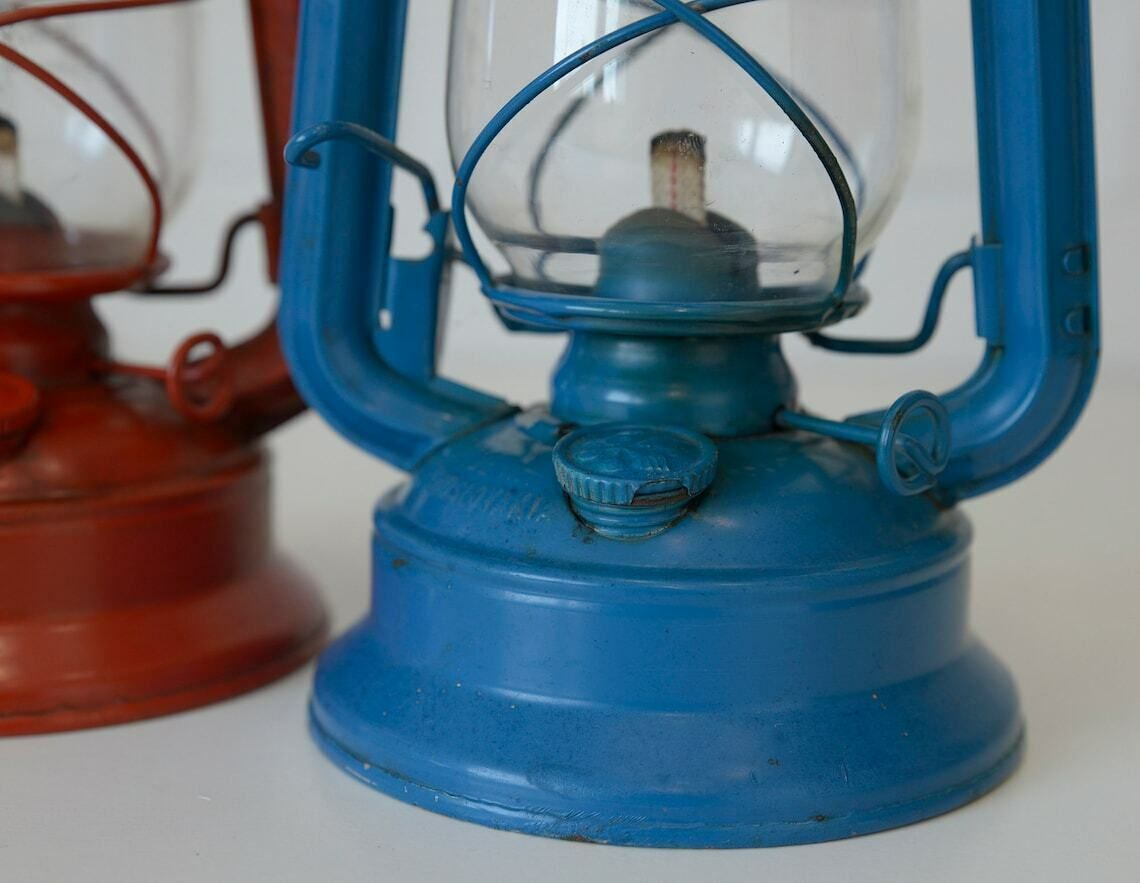 Set Of 2 Vintage Lantern Lamps / Hanging Hurricane Lamps / Barn Red And Blue Lantern From 1950s photo Lighting