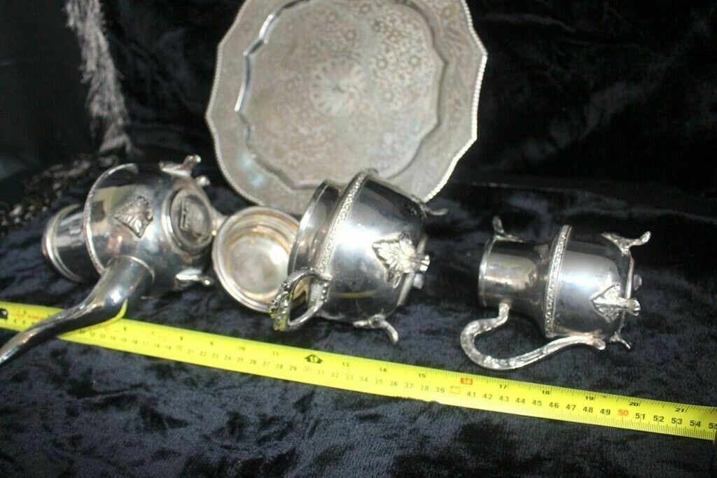 photo vintage Set Of 4 Pieces Of Tea/Coffee Sugar Bowl And Milk Silver Antique Serving Set