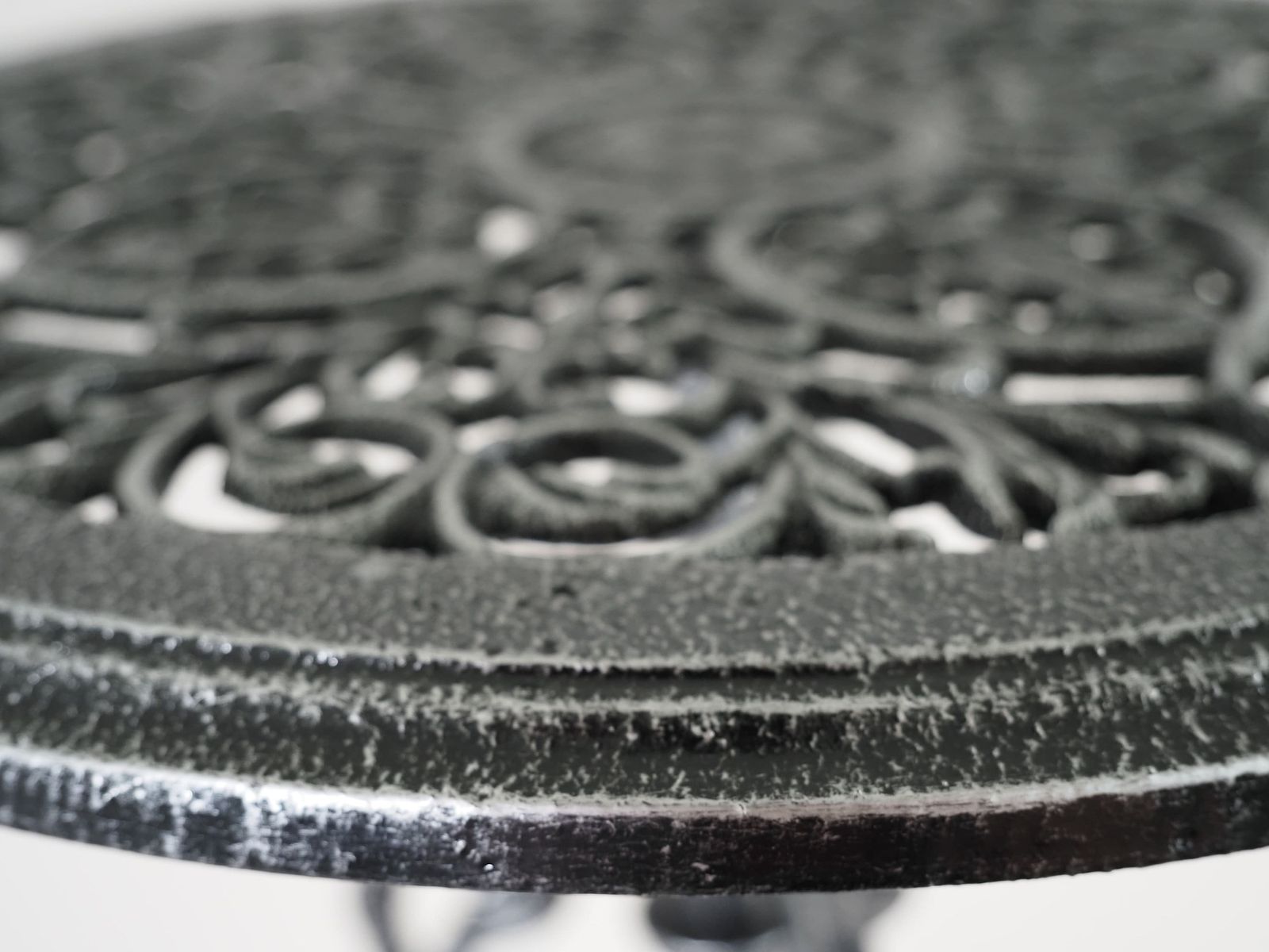 Garden Table, Reach Lacy Decorated, Plant Table, Coffee Table, Black photo vinterior