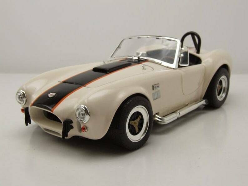 Shelby Cobra 427 S/C 1964 Cream Black Model Car 1:18 Lucky Die Cast