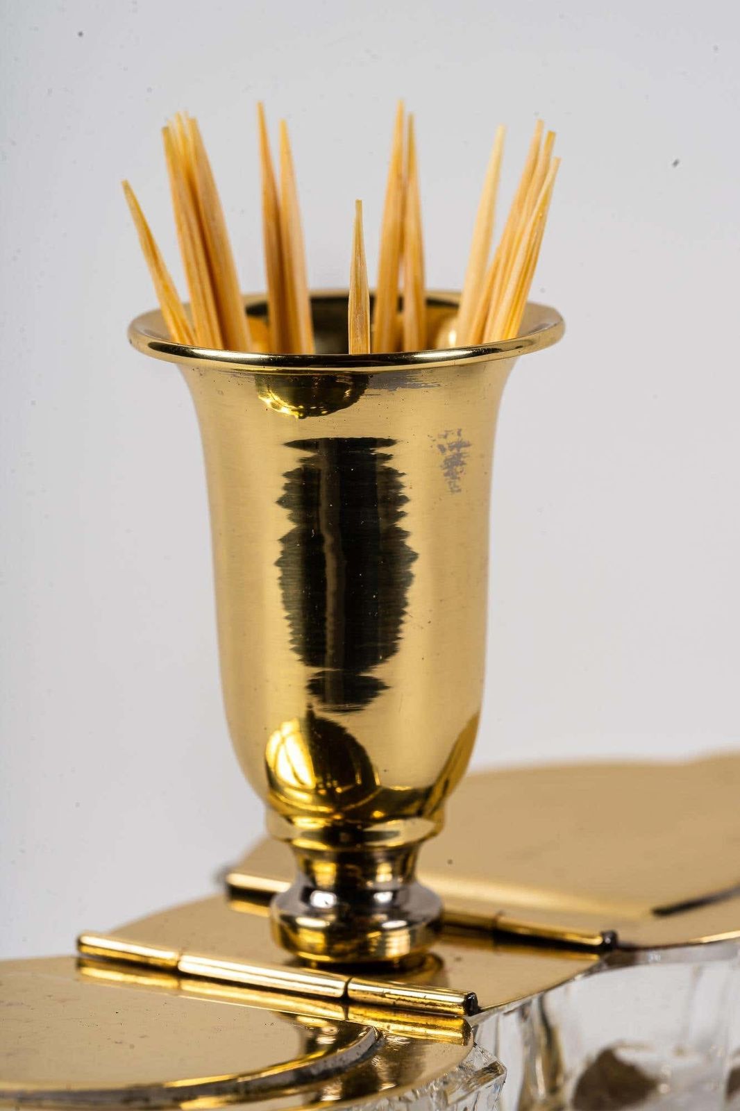 photo vintage Art Deco Salt And Pepper Cellars With Toothpick Holder Around 1920s