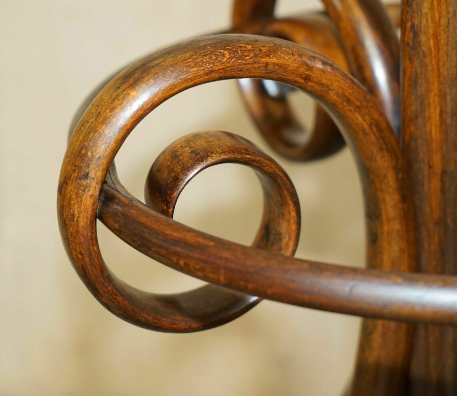 photo vinterior Antique Original Late Victorian Circa 1880 Thonet Bentwood Coat Rack Stand