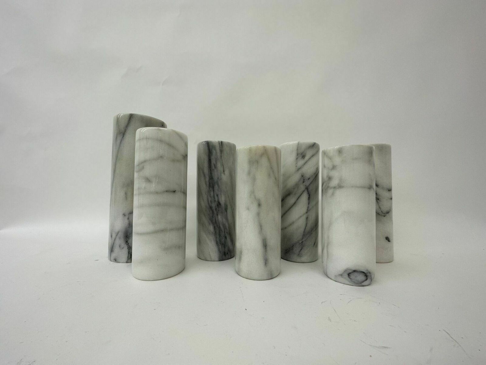 Mid Century Design Set Van 7 Marmeren Vazen, Jaren 1970 photo Woonaccessoires
