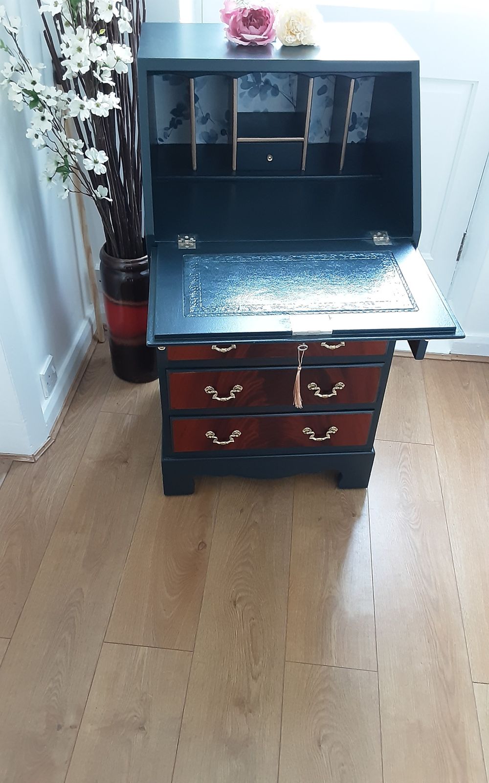 Petite Ladies Writing Bureau., 1960s photo vintage