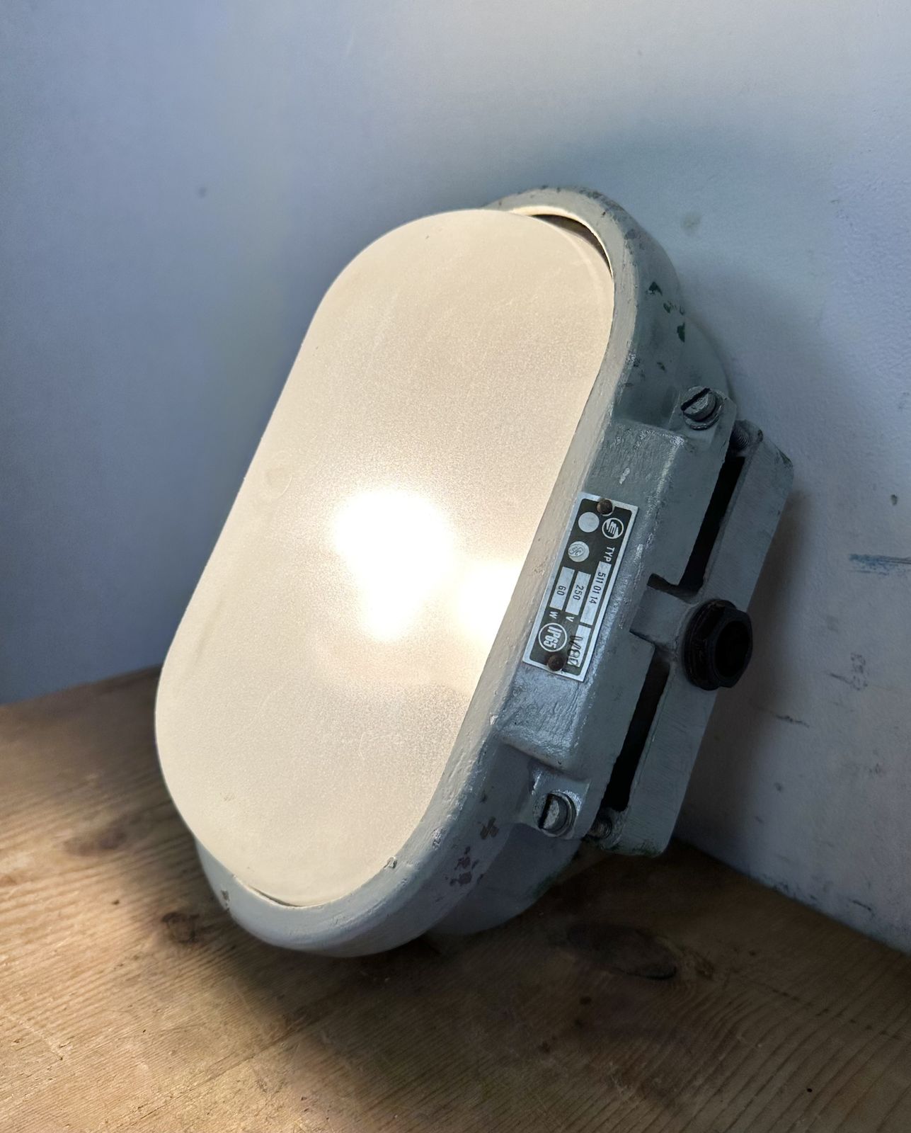 photo buy Industrial Cast Aluminium Wall Light With Milk Glass From Elektrosvit, 1970s, 8x