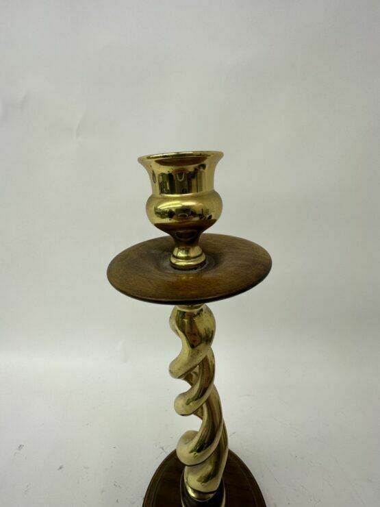 Grote Antieke Messing Kandelaar Met Houten Details, Jaren 1930 photo Woonaccessoires