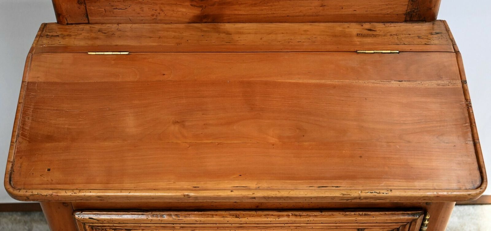 photo vinterior Rare Property Furniture In Cherry, Loire Valley – Mid 19th Century