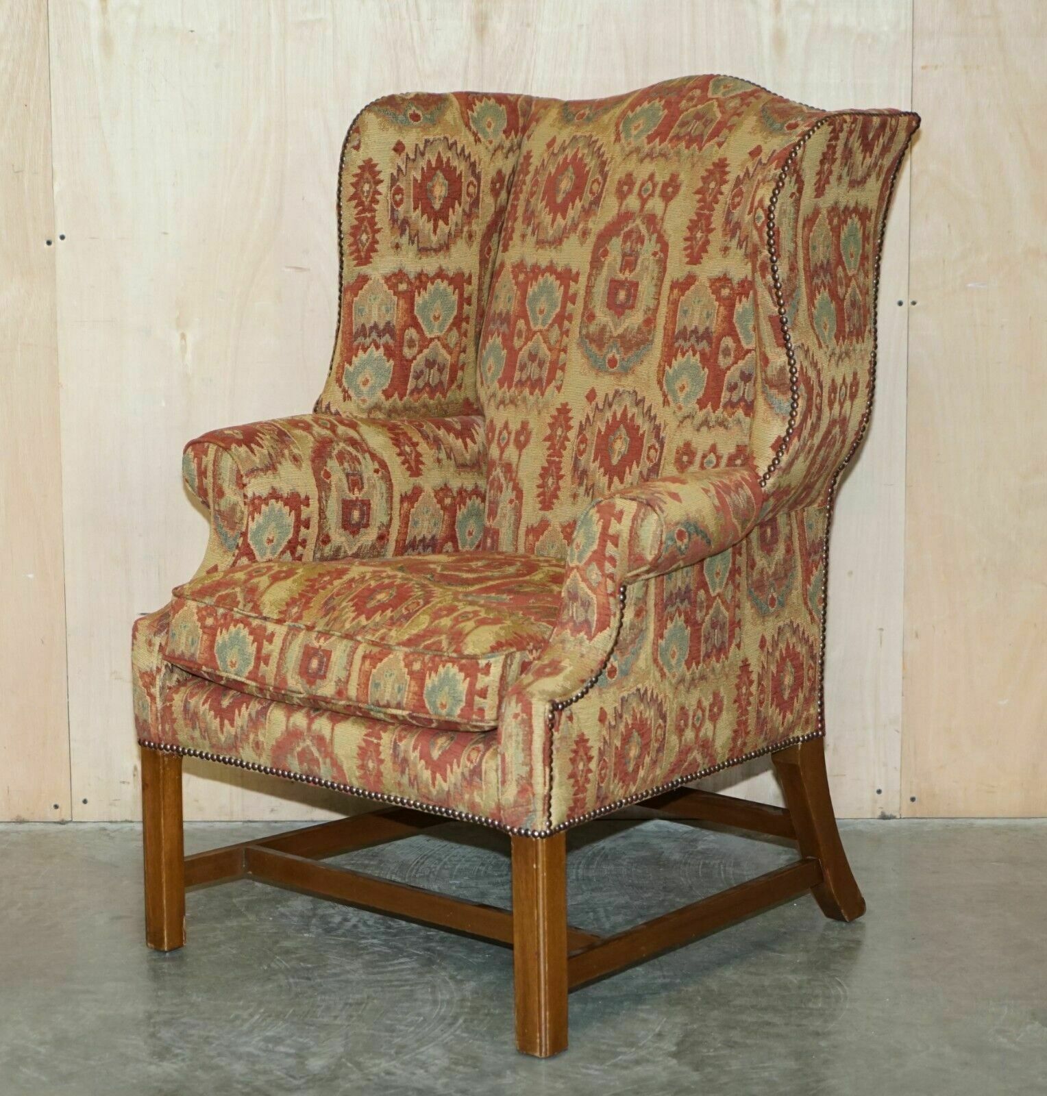 photo vintage Pair Of Lovely George III Style Wingback Armchairs With Kilim Pattern Uphosltery
