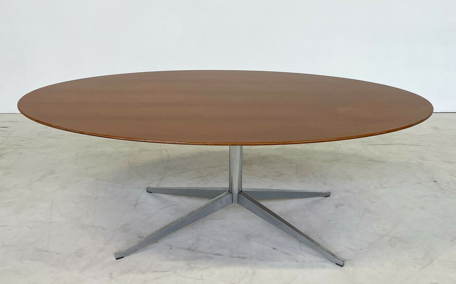 Mid Century Modern Oval Dining Table By Florence Knoll photo for sale