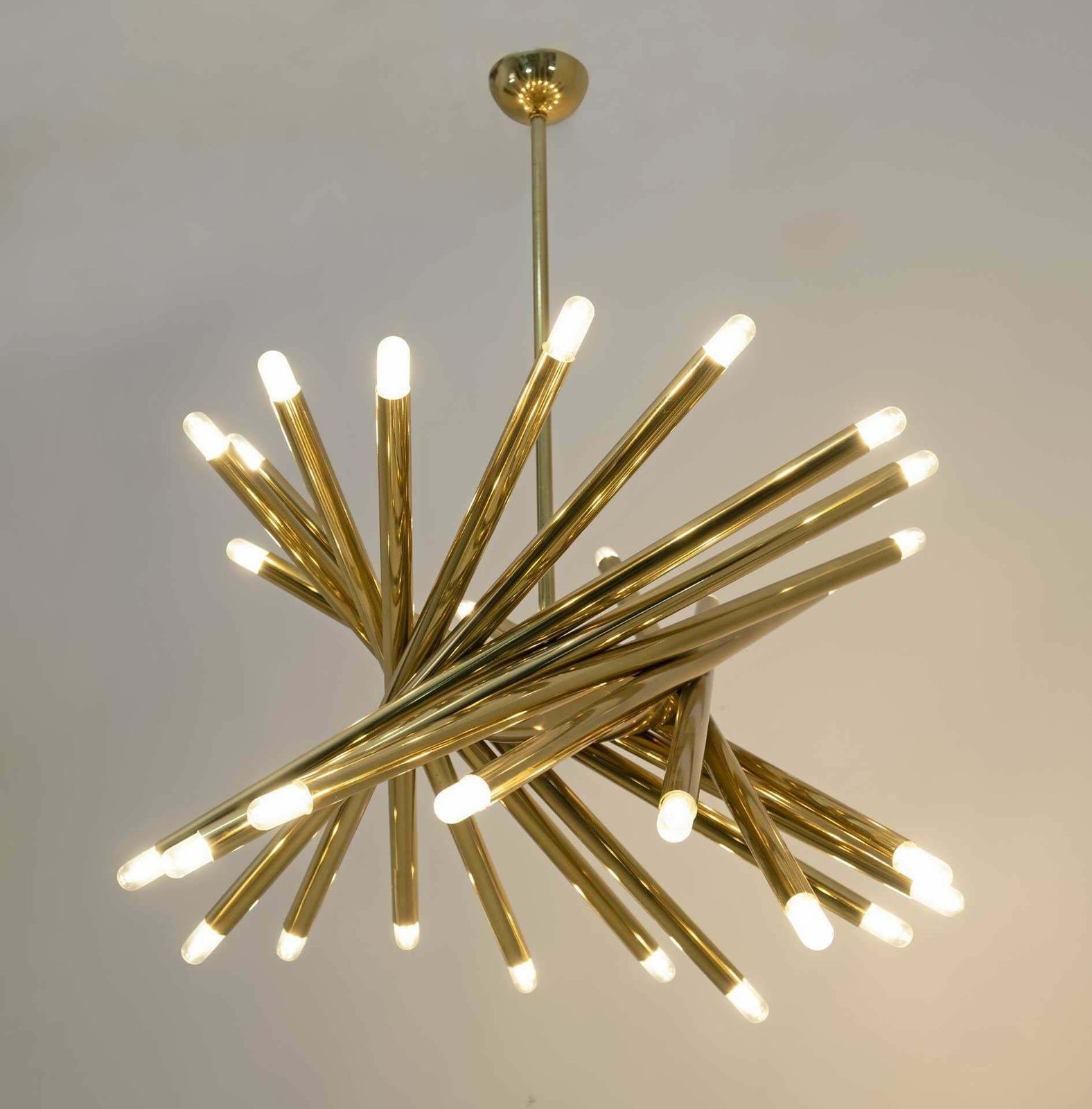 Stilnovo Mid Century Modern Italian 30 Light Brass Chandelier, 1960s, Rare photo vinterior