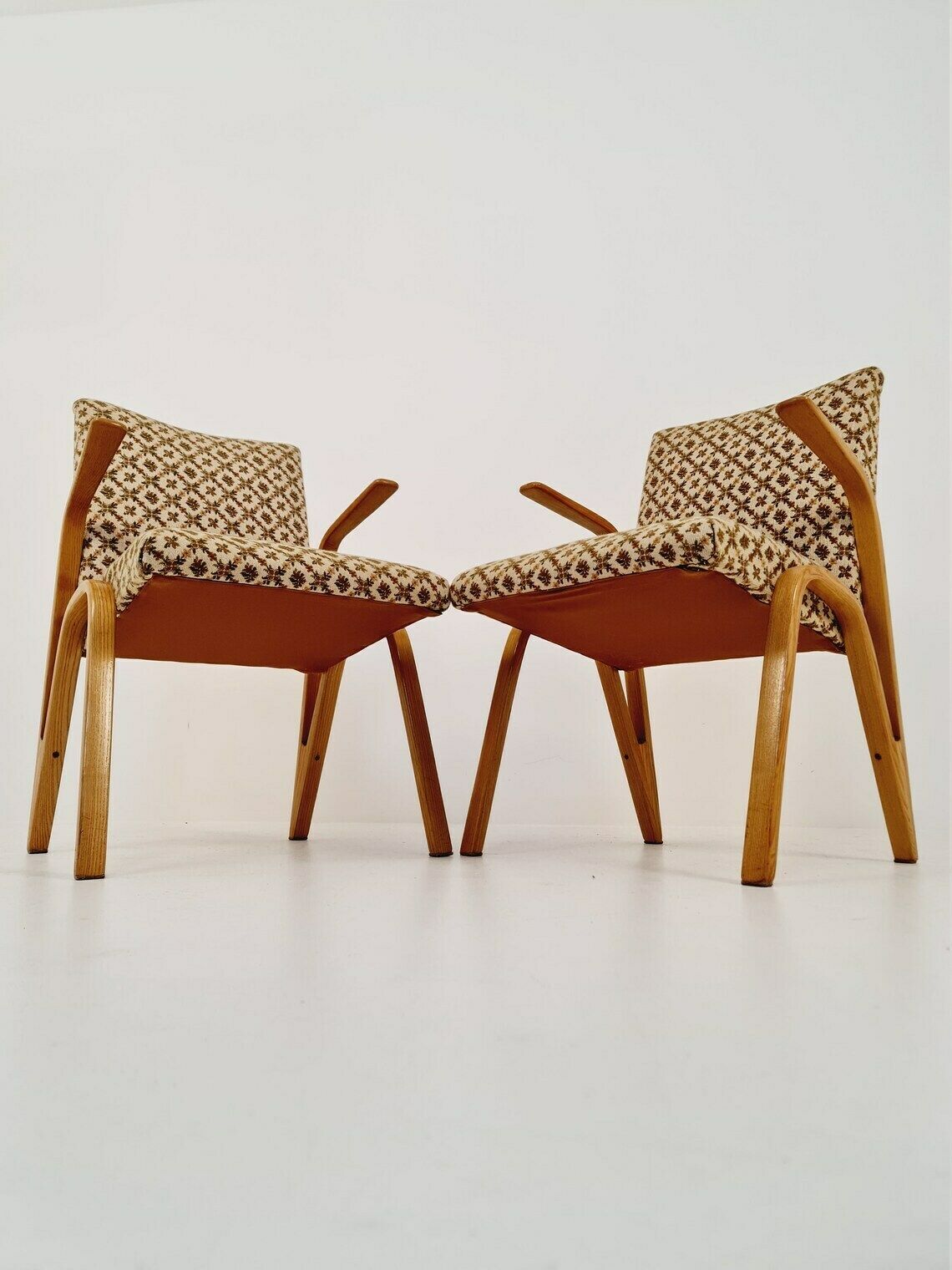 photo furniture Pair Of Konkav Armchairs By Paul Bode For Federholzgesellschaft From The 50s