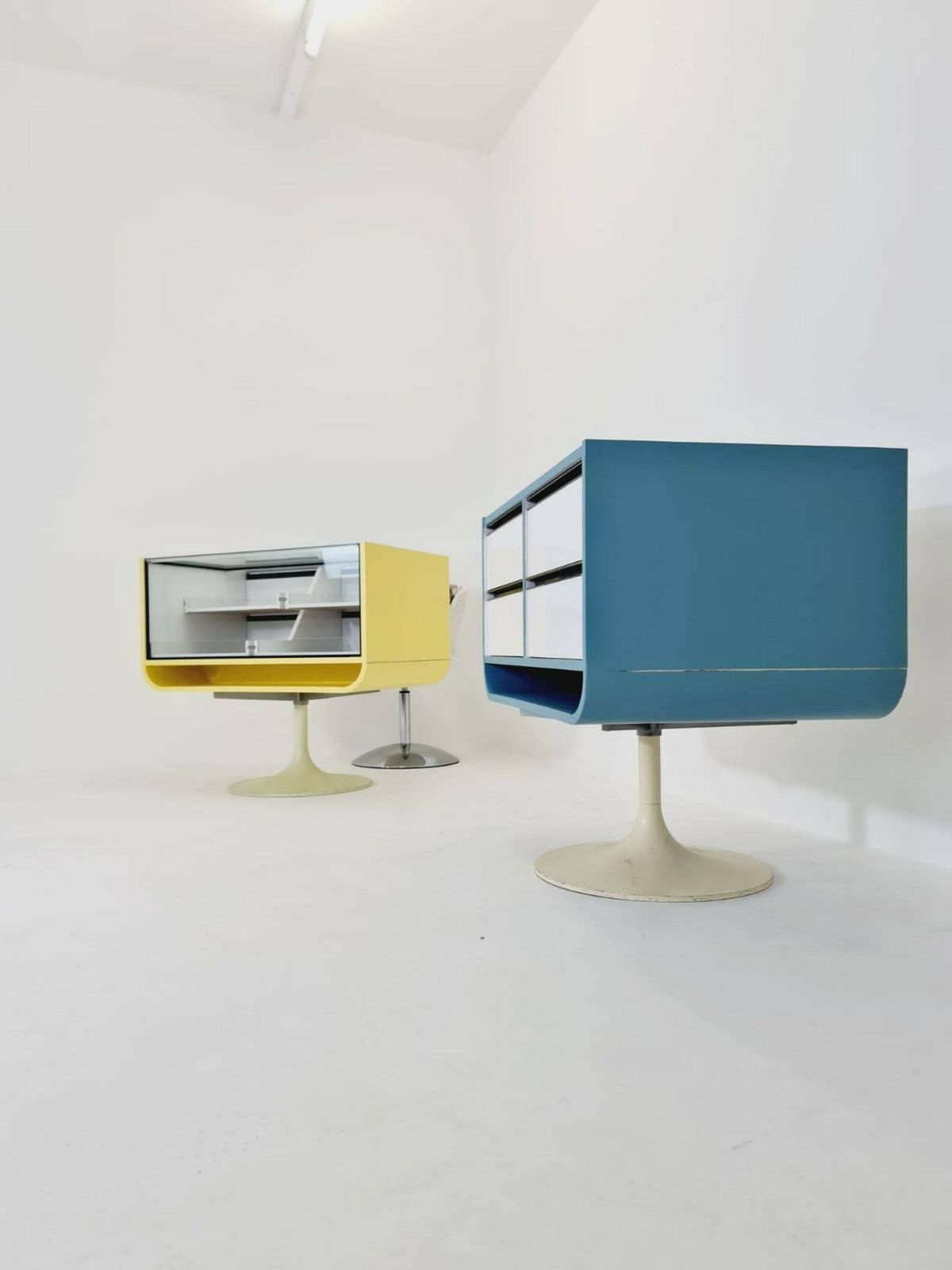 photo furniture Space Age Mid Century Tulip Show Case Drawers With Glass Front 1970s