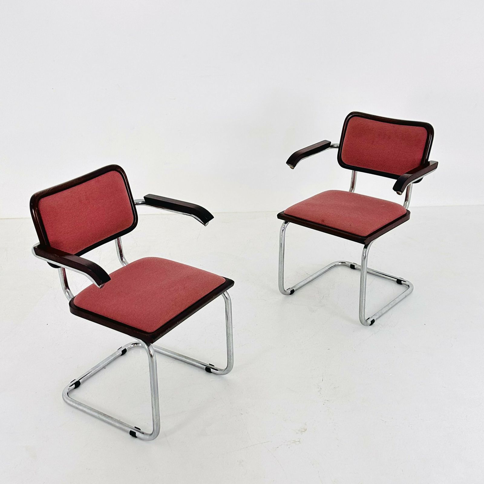 Marcel Breuer B32 Upholstered Cesca Armchair, Bauhaus Design By Bene photo furniture