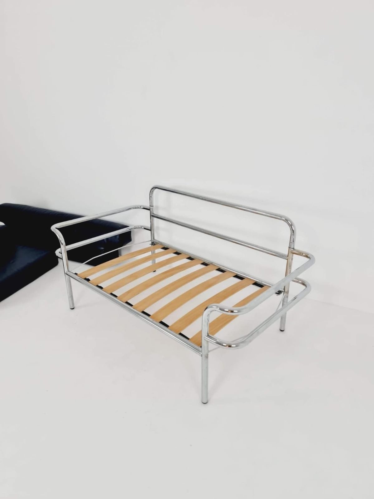 photo furniture Bauhaus  Style Of Cassia Lc2 Style, 1980s Set Sofas