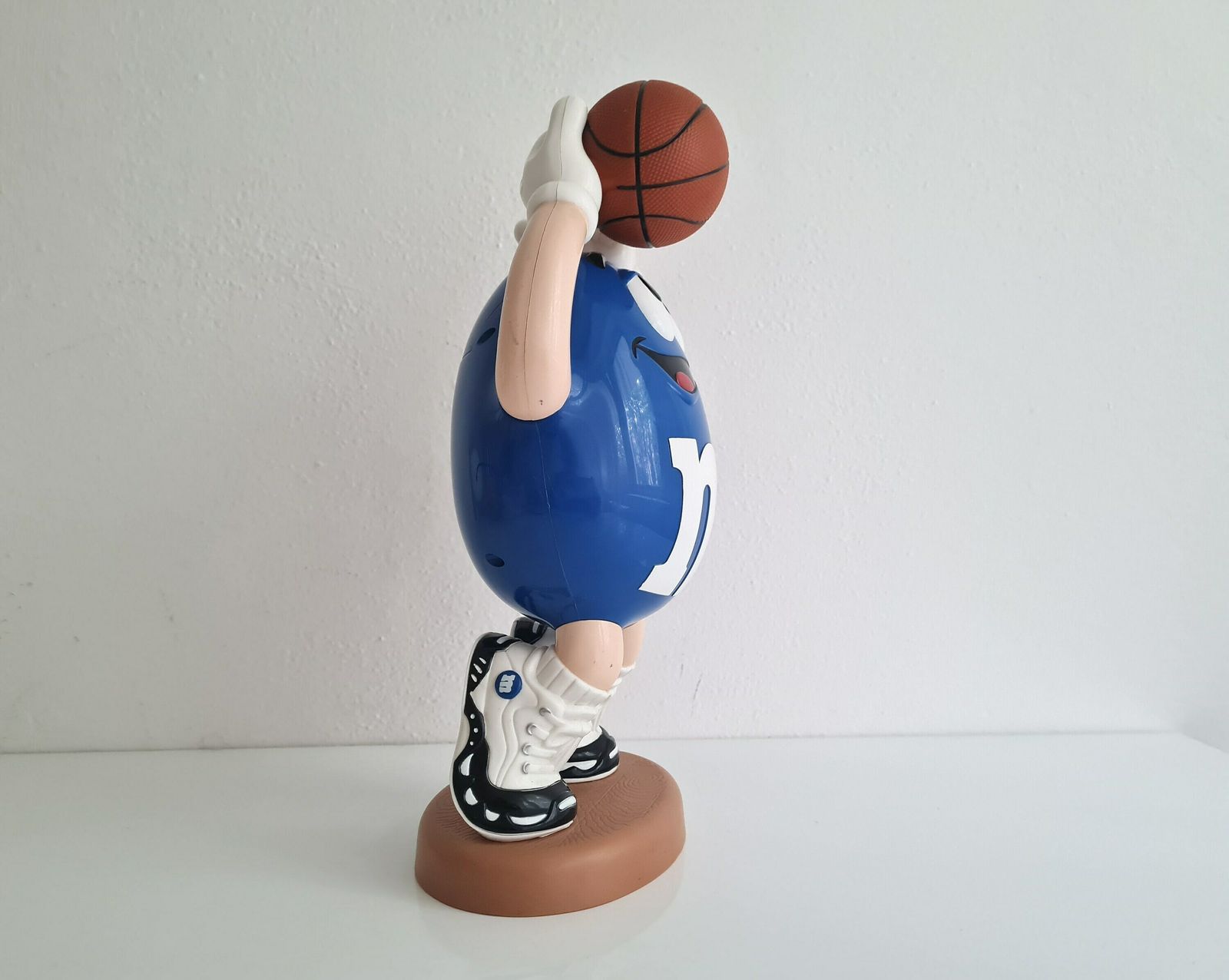 Vintage Big Blue M&Ms Candy Dispenser Basketball Rare Plastic Figure photo furniture