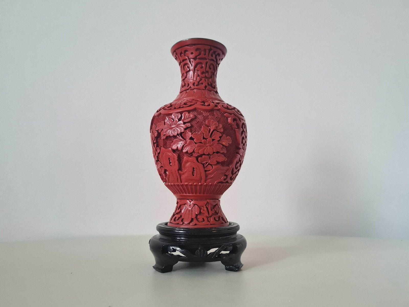 Chinese Cinnabar Lacquer Vase Varnish Carving Chinese Collectible