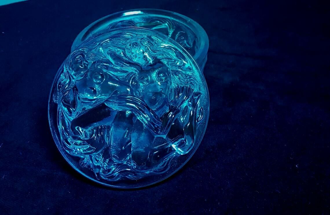 Art Deco Sieradendoos / Poederdoos Van Aquablauw Glas – Schlevogt Ingrid Design, Tsjechisch Boheems Glas photo furniture