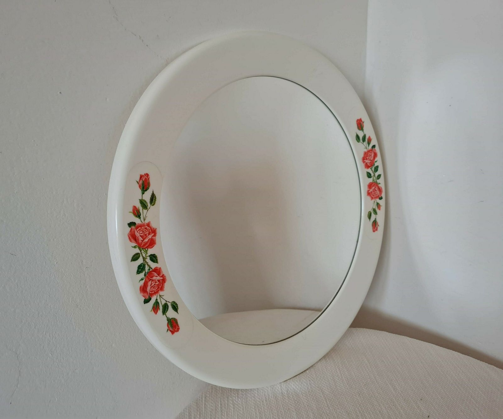 Eén Van De Retro Plastic Badkameraccessoires Syla France 1 photo furniture